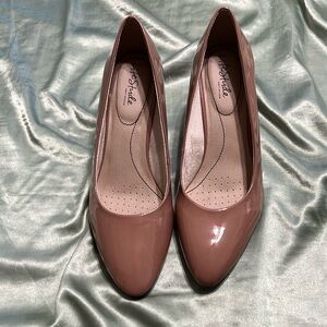 LifeStride Nude wedge Heel size 10